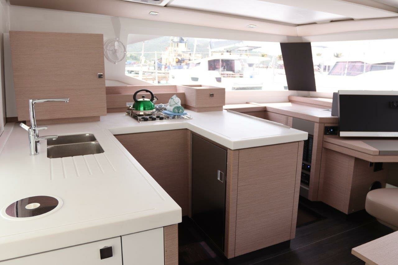 Fountaine Pajot Astrea 42 - 4 + 1 cab. — photo 16