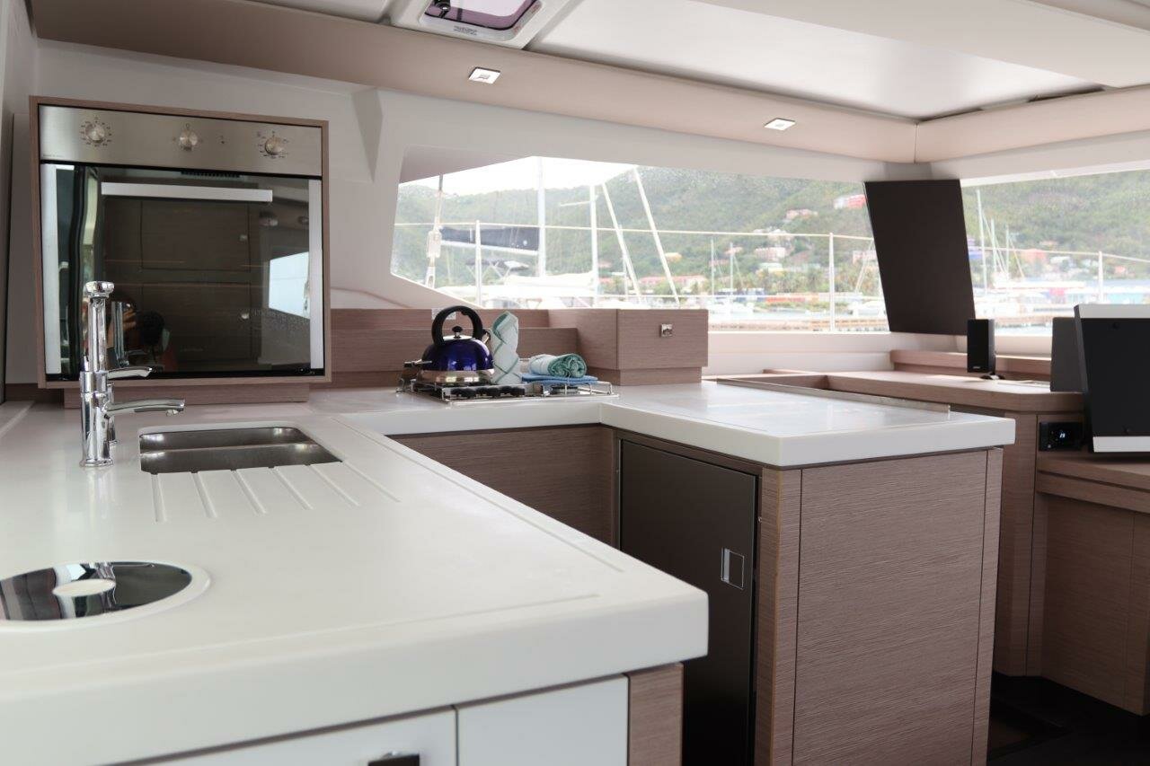 Fountaine Pajot Astrea 42 - 4 + 1 cab. — photo 15