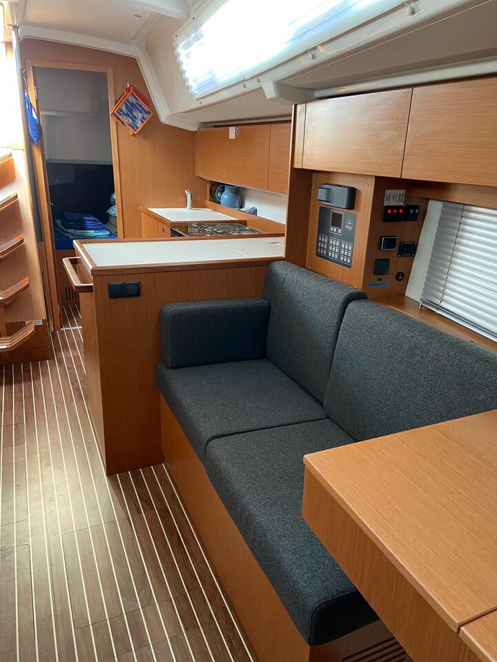 Bavaria C38 — photo 3