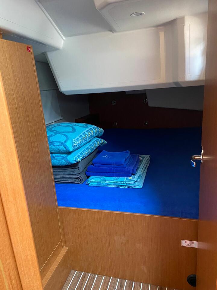 Bavaria C38 — photo 7