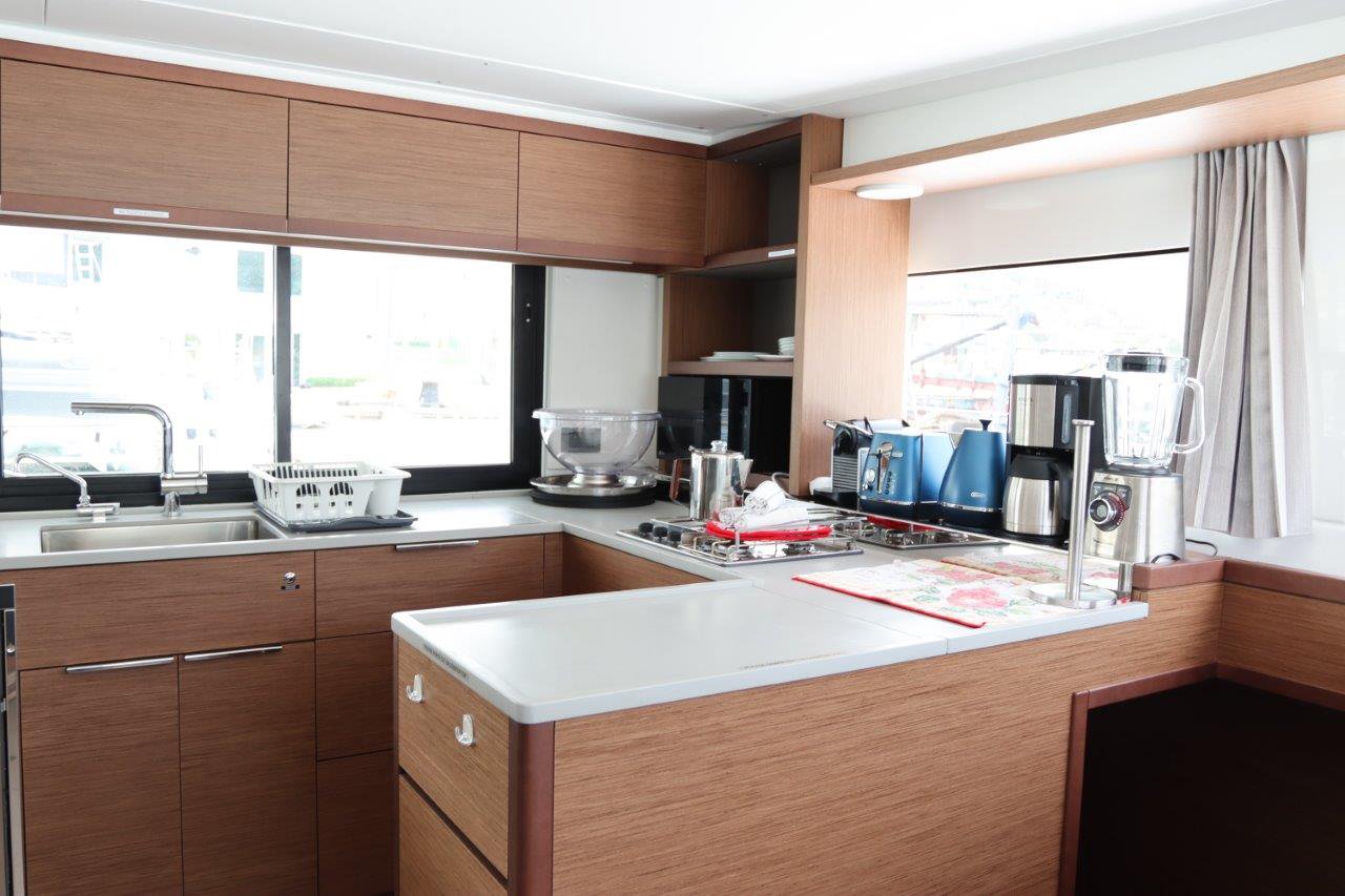 Lagoon 46 - 4 + 2 cab. — photo 16
