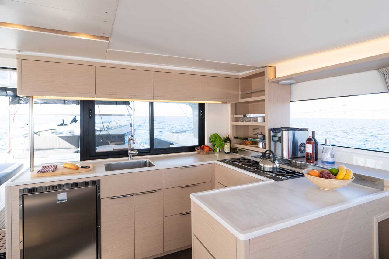 Lagoon 46 - 4 + 2 cab. — photo 19