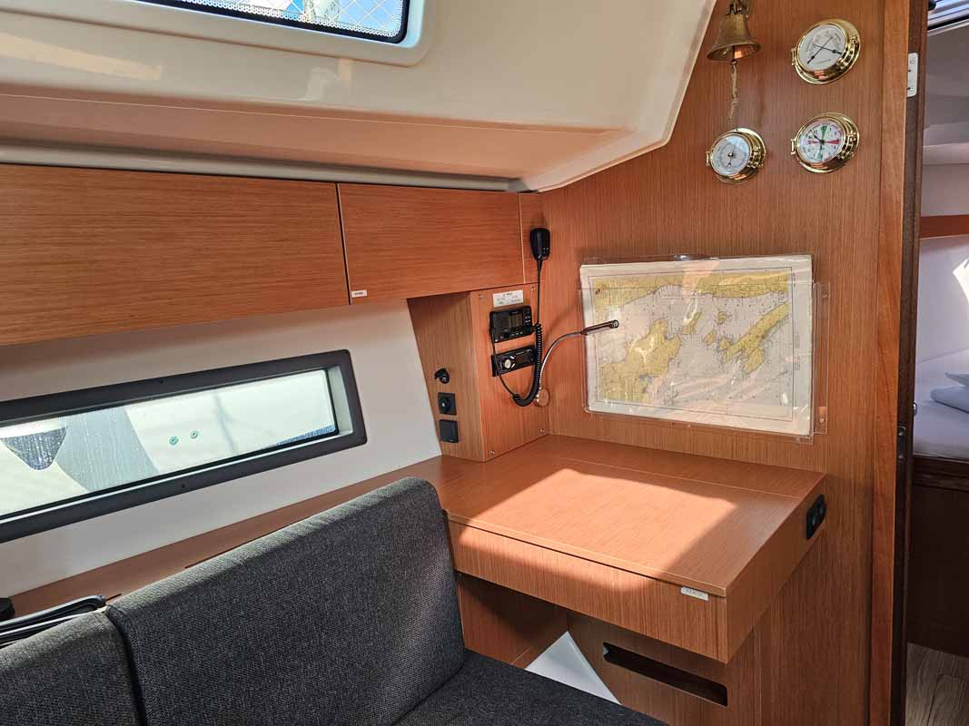 Bavaria C42 — photo 4
