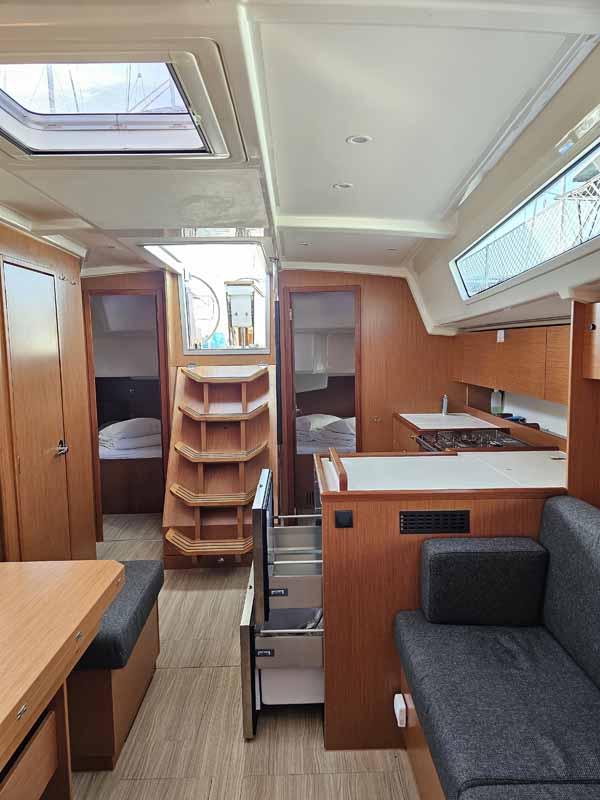 Bavaria C42 — photo 5