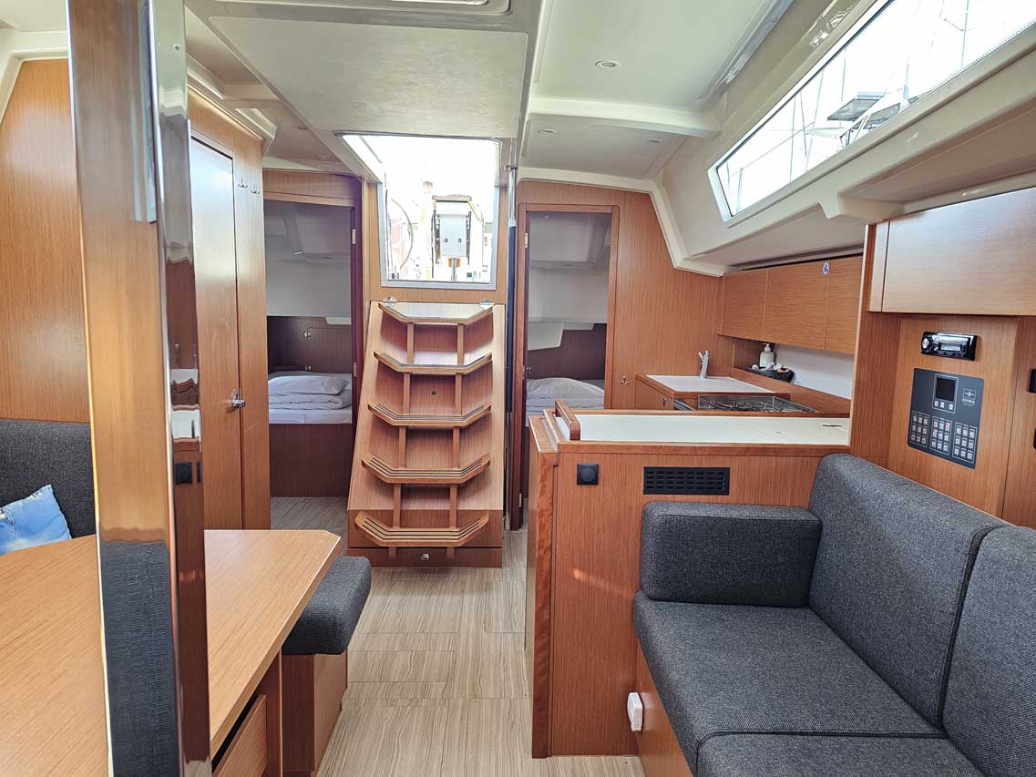 Bavaria C38 — photo 9