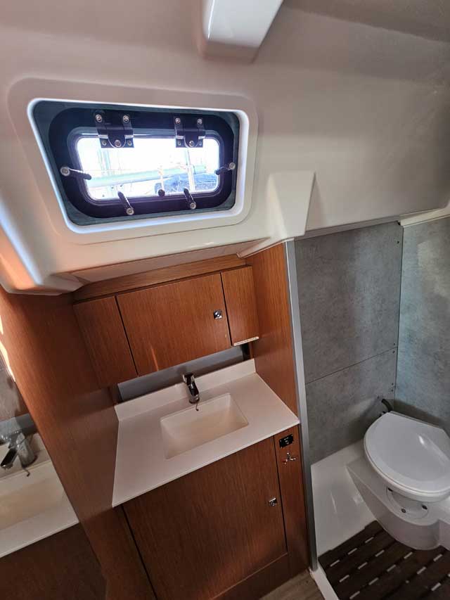Bavaria C38 — photo 15