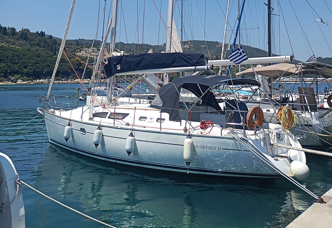 Sun Odyssey 37 — photo 3