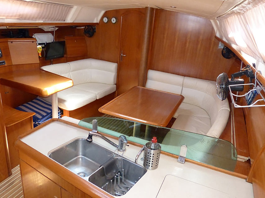 Sun Odyssey 37 — photo 11