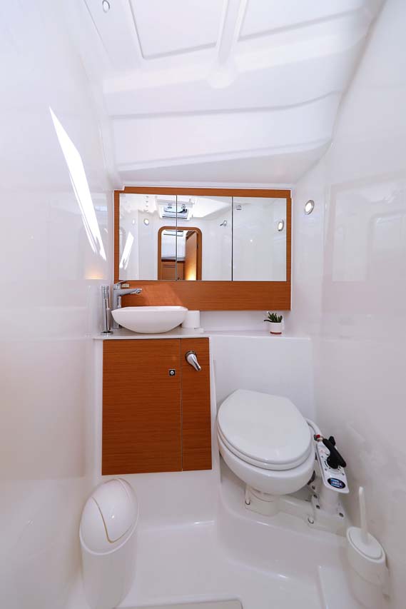 Dufour 430 — photo 22