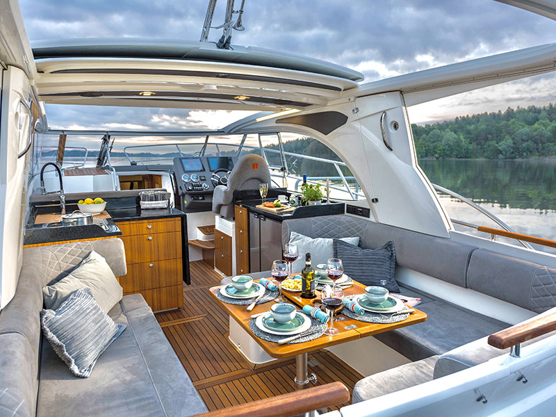 Marex 360 Cabriolet Cruiser — photo 6