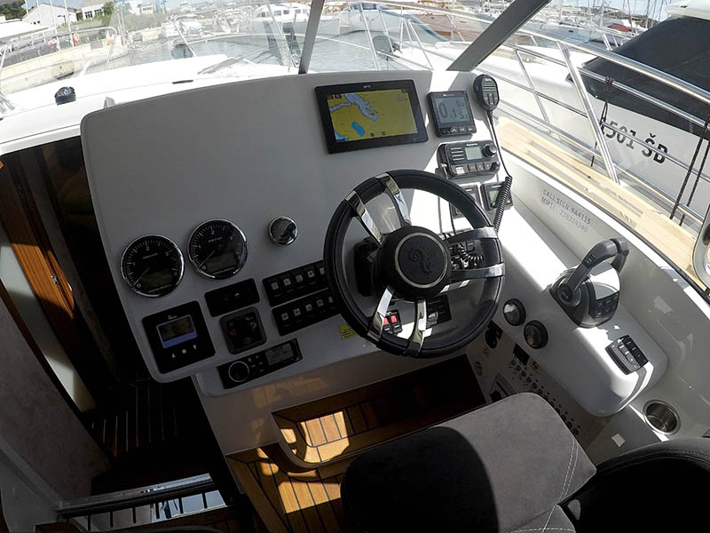 Marex 360 Cabriolet Cruiser — photo 22