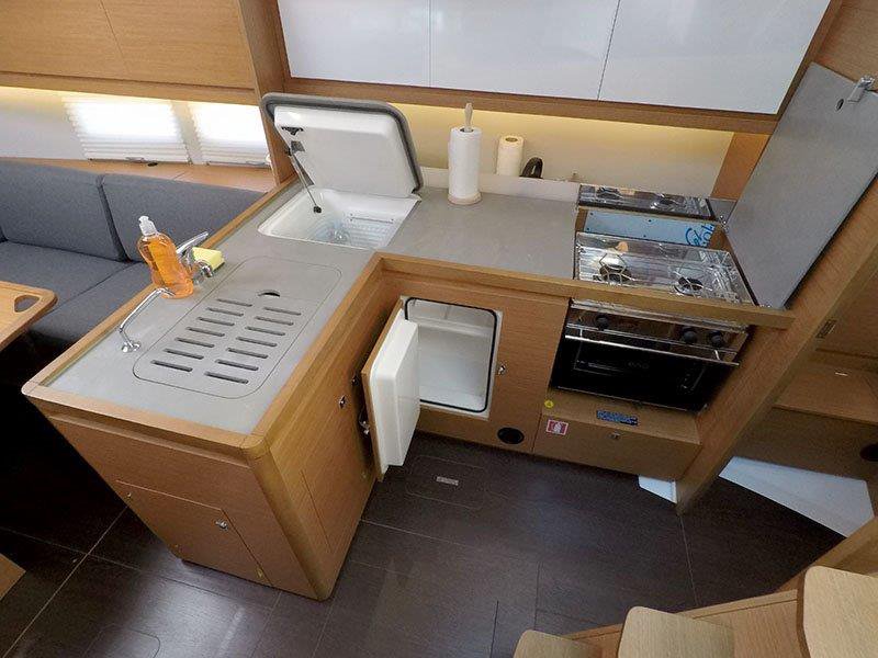 Dufour 390 GL — photo 8