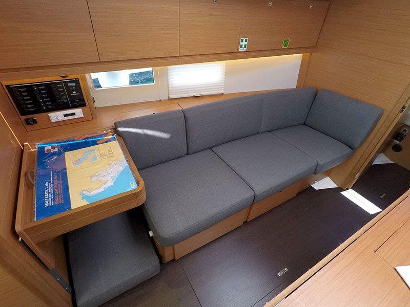 Dufour 390 GL — photo 11