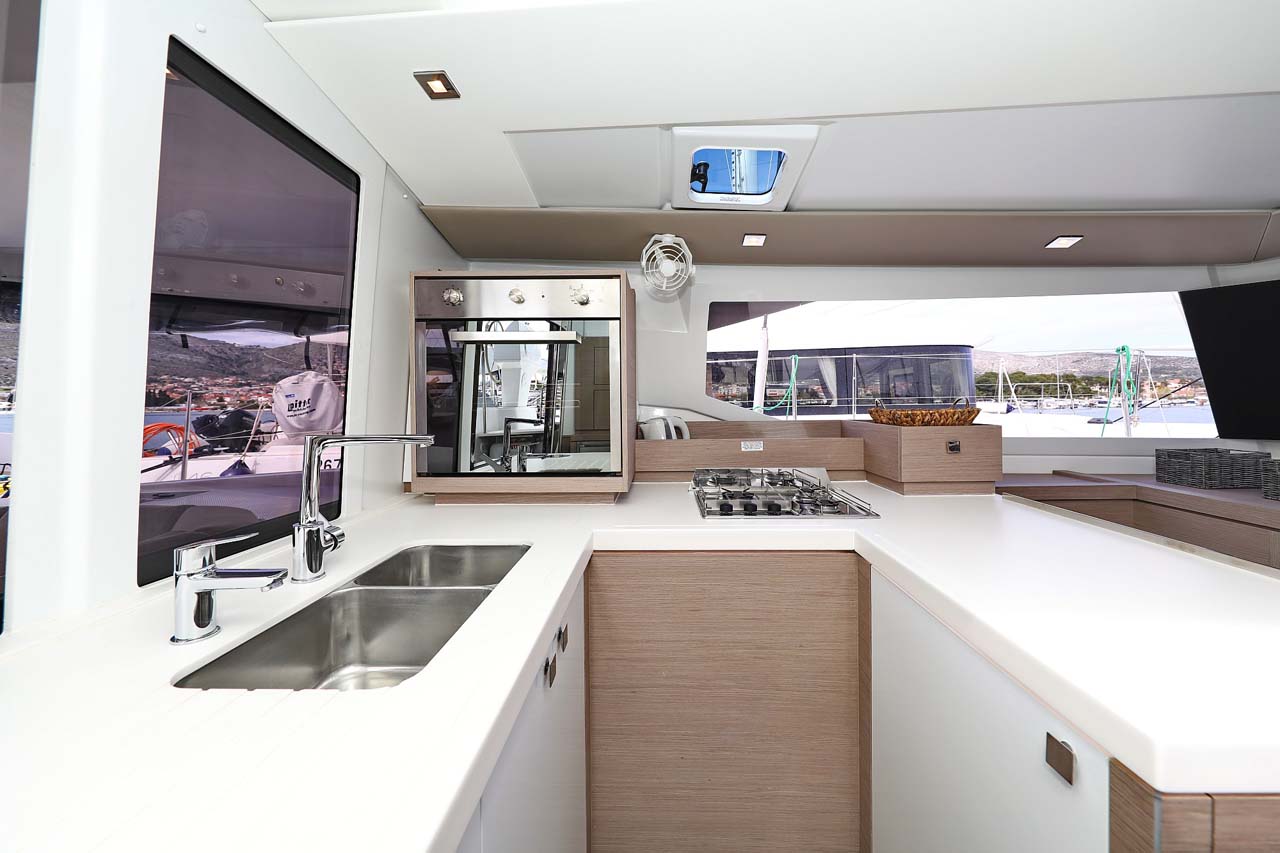Fountaine Pajot Astrea 42 - 4 + 2 cab. — photo 19