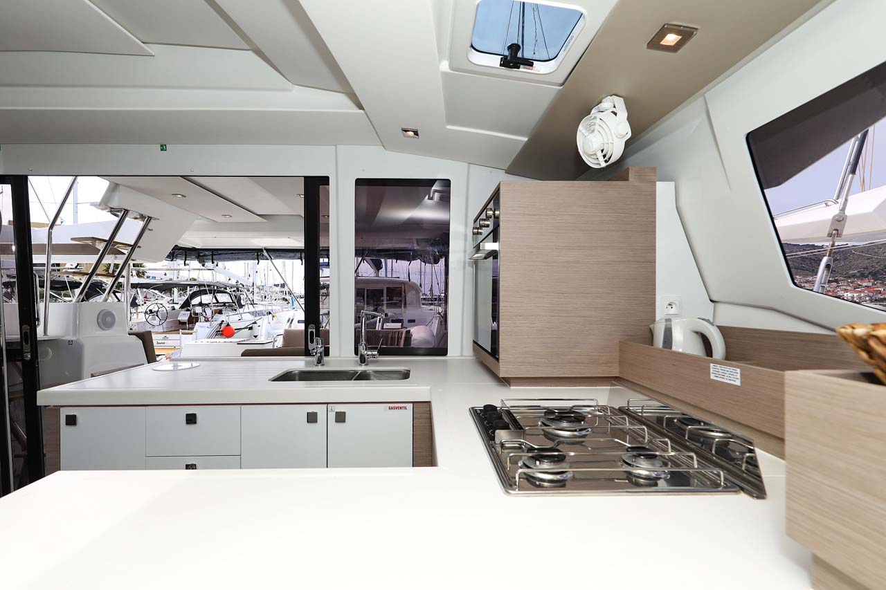 Fountaine Pajot Astrea 42 - 4 + 2 cab. — photo 20