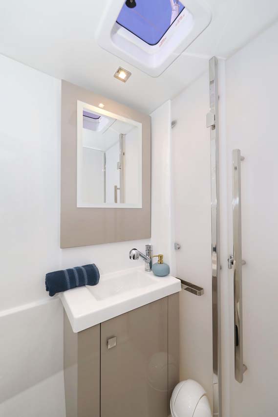 Fountaine Pajot Astrea 42 - 4 + 2 cab. — photo 31