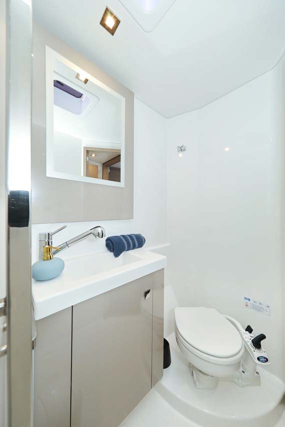 Fountaine Pajot Astrea 42 - 4 + 2 cab. — photo 32