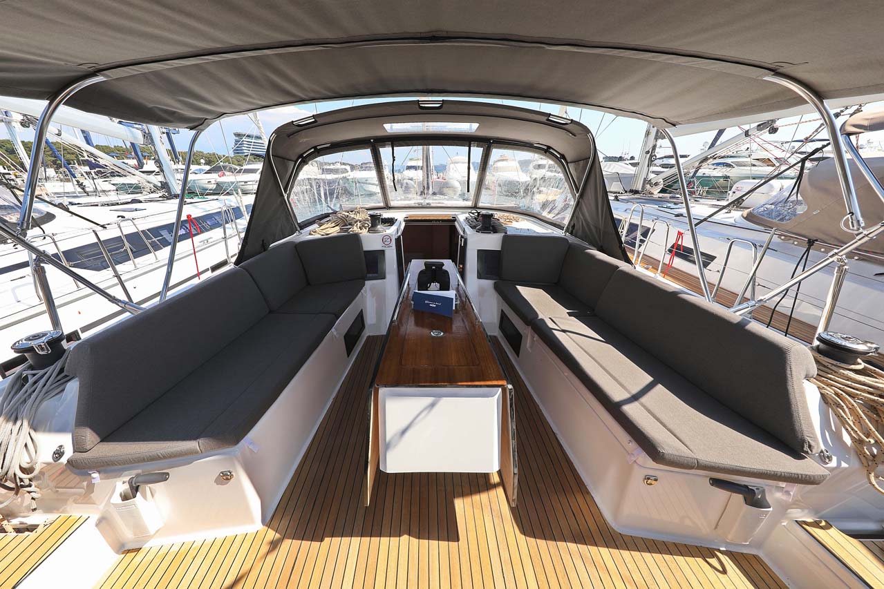 Dufour 470 - 4 cab. — photo 9