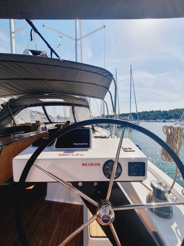 Dufour 470 - 4 cab. — photo 7