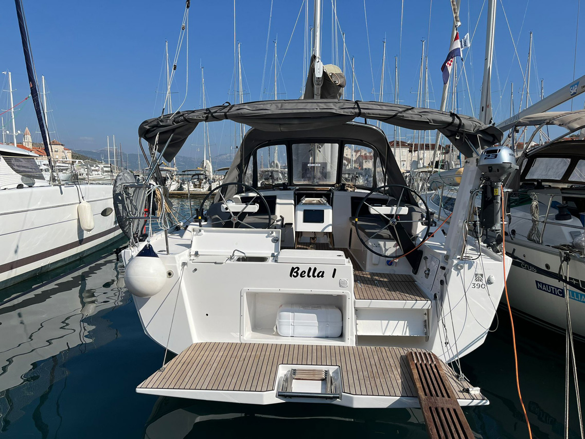 Dufour 390 — photo 1