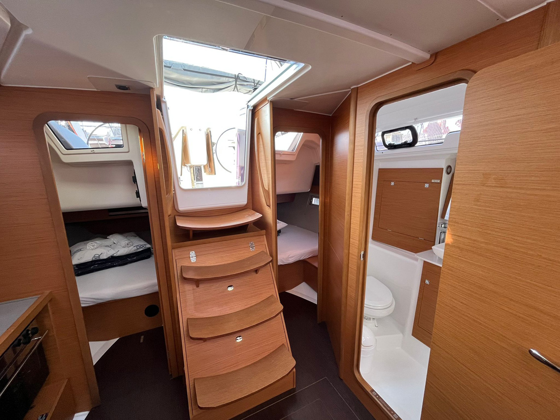 Dufour 390 — photo 9