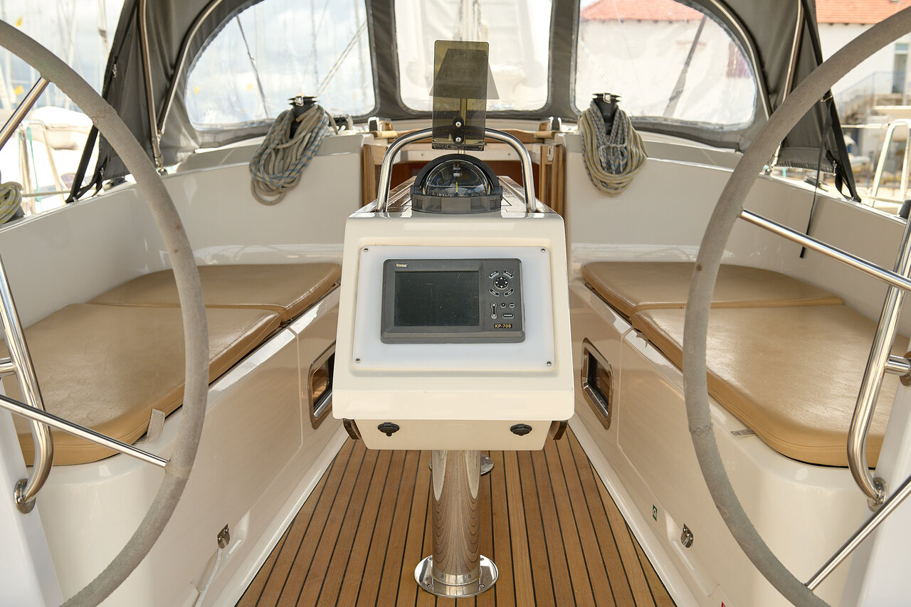 Bavaria Cruiser 37 - 3 cab. — photo 8
