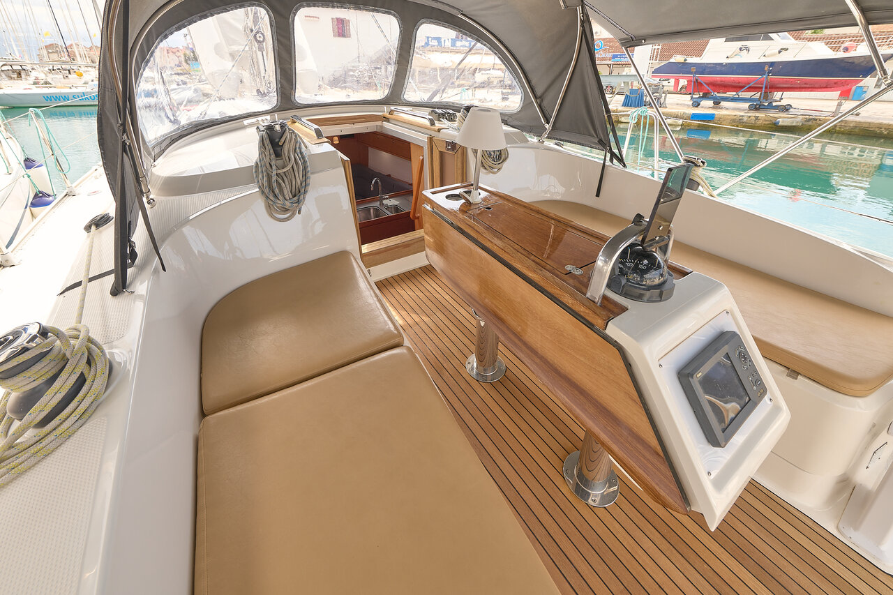 Bavaria Cruiser 37 - 3 cab. — photo 9