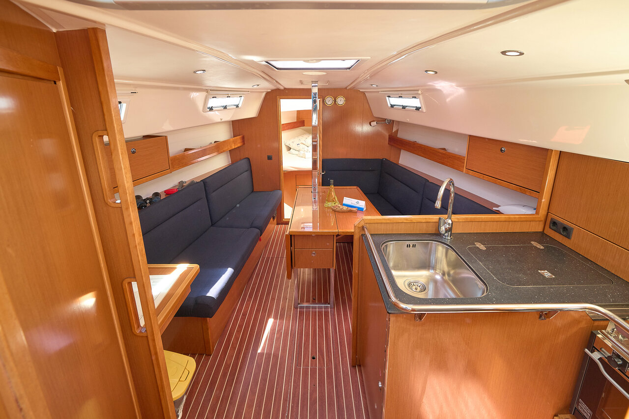 Bavaria Cruiser 37 - 3 cab. — photo 25