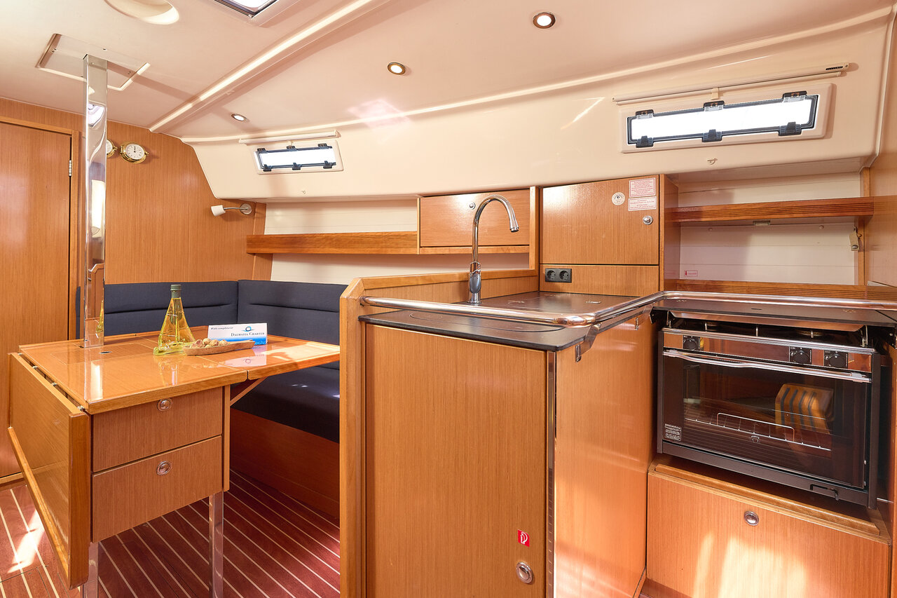 Bavaria Cruiser 37 - 3 cab. — photo 29