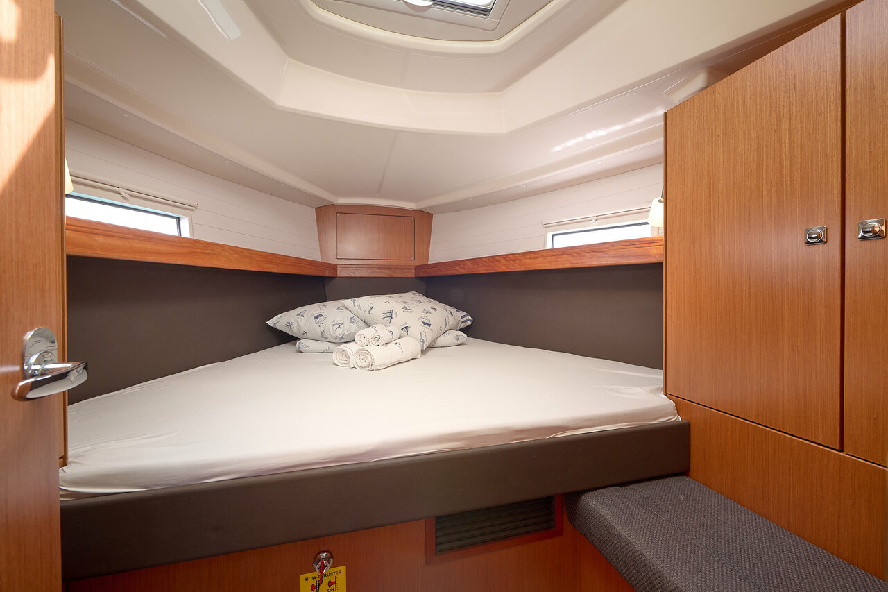 Bavaria Cruiser 37 - 3 cab. — photo 35