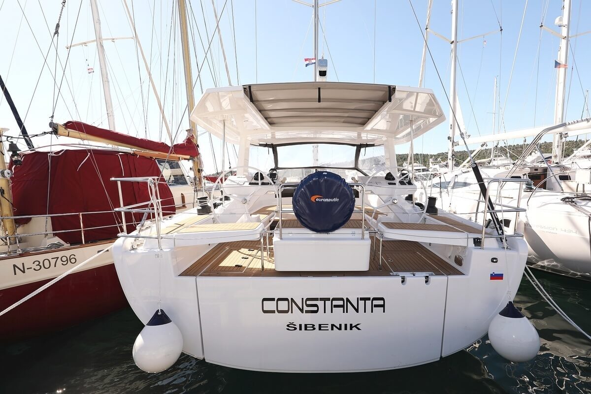 Hanse 588 - 4 + 1 cab. — photo 5