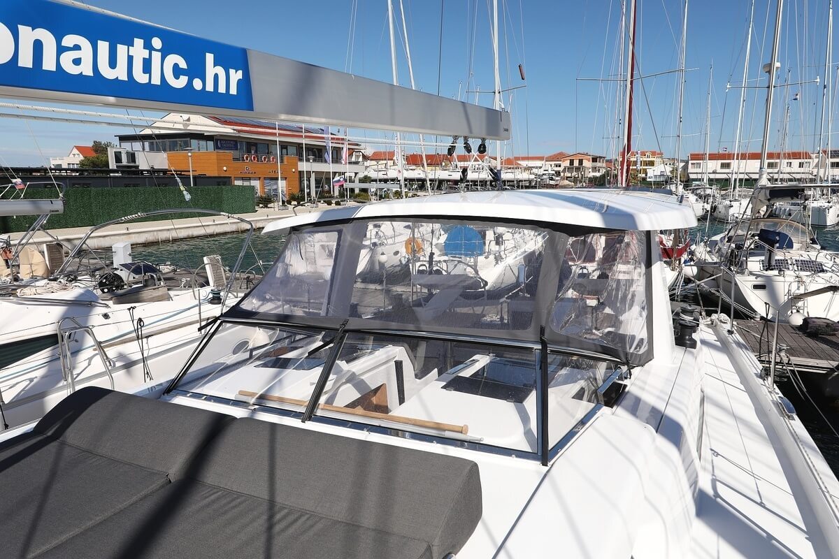Hanse 588 - 4 + 1 cab. — photo 7