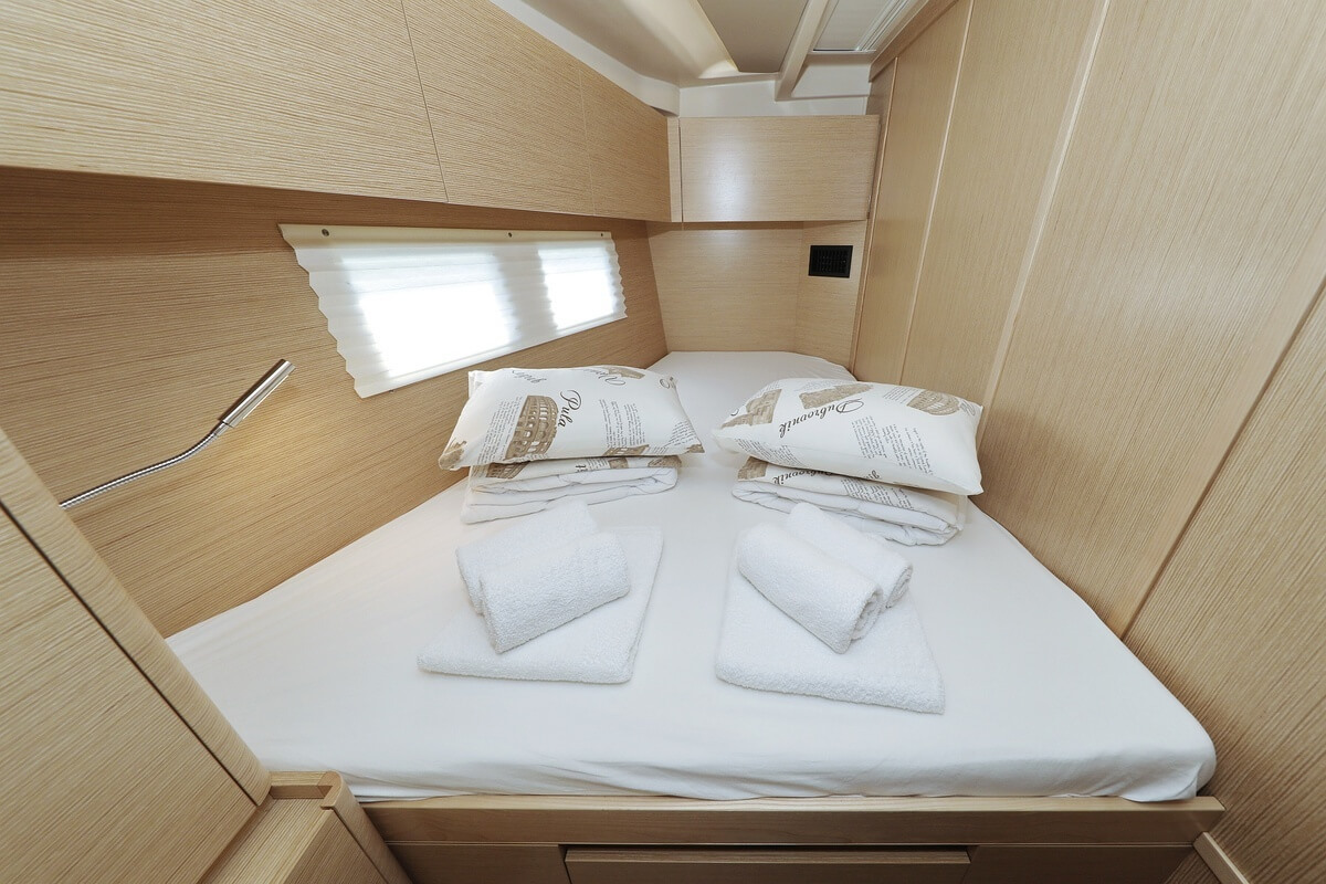 Hanse 588 - 4 + 1 cab. — photo 17