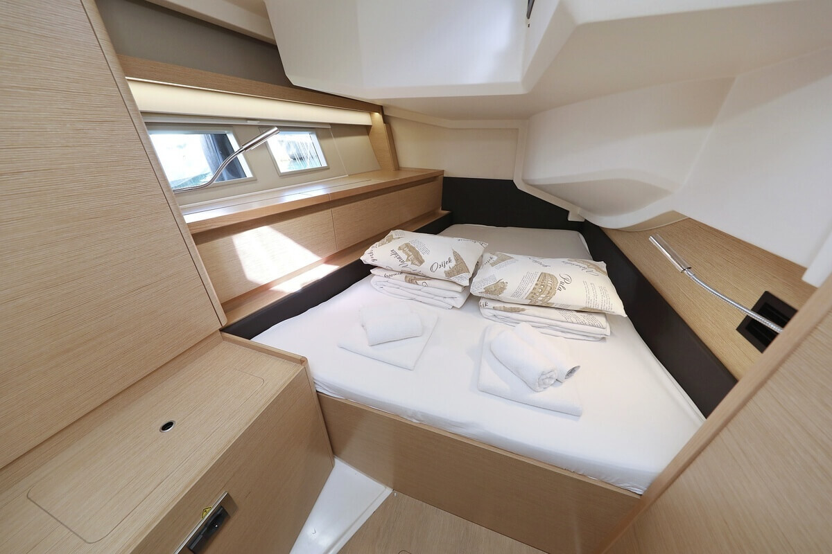 Hanse 588 - 4 + 1 cab. — photo 18