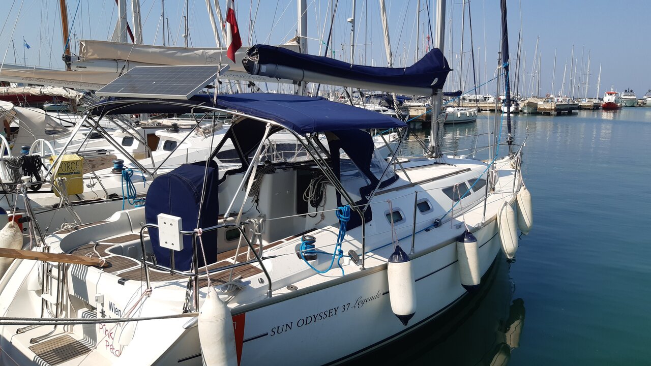 Sun Odyssey 37 — photo 1