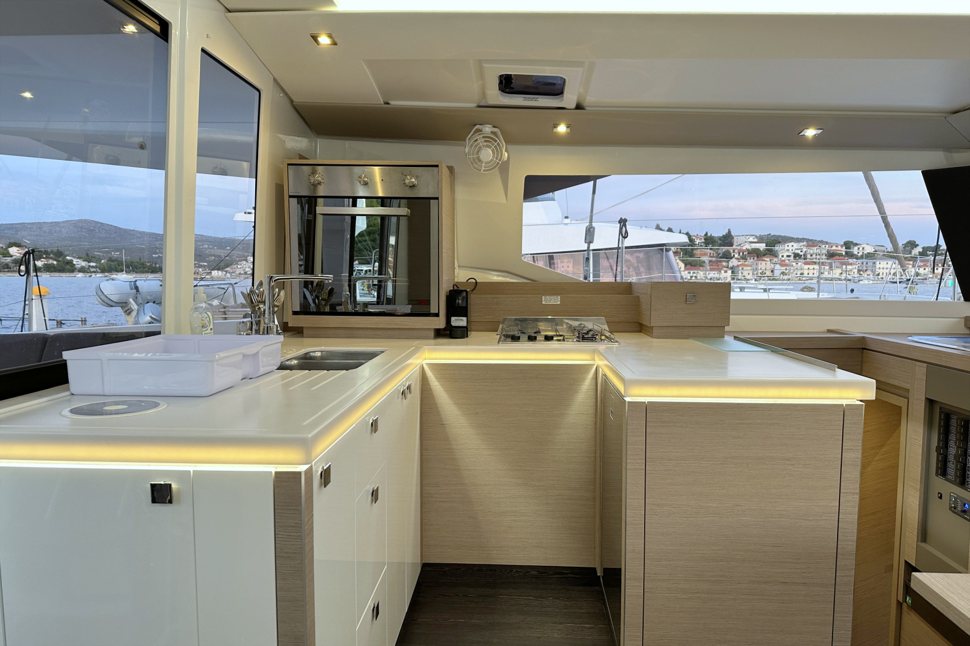 Fountaine Pajot Astrea 42 — photo 12
