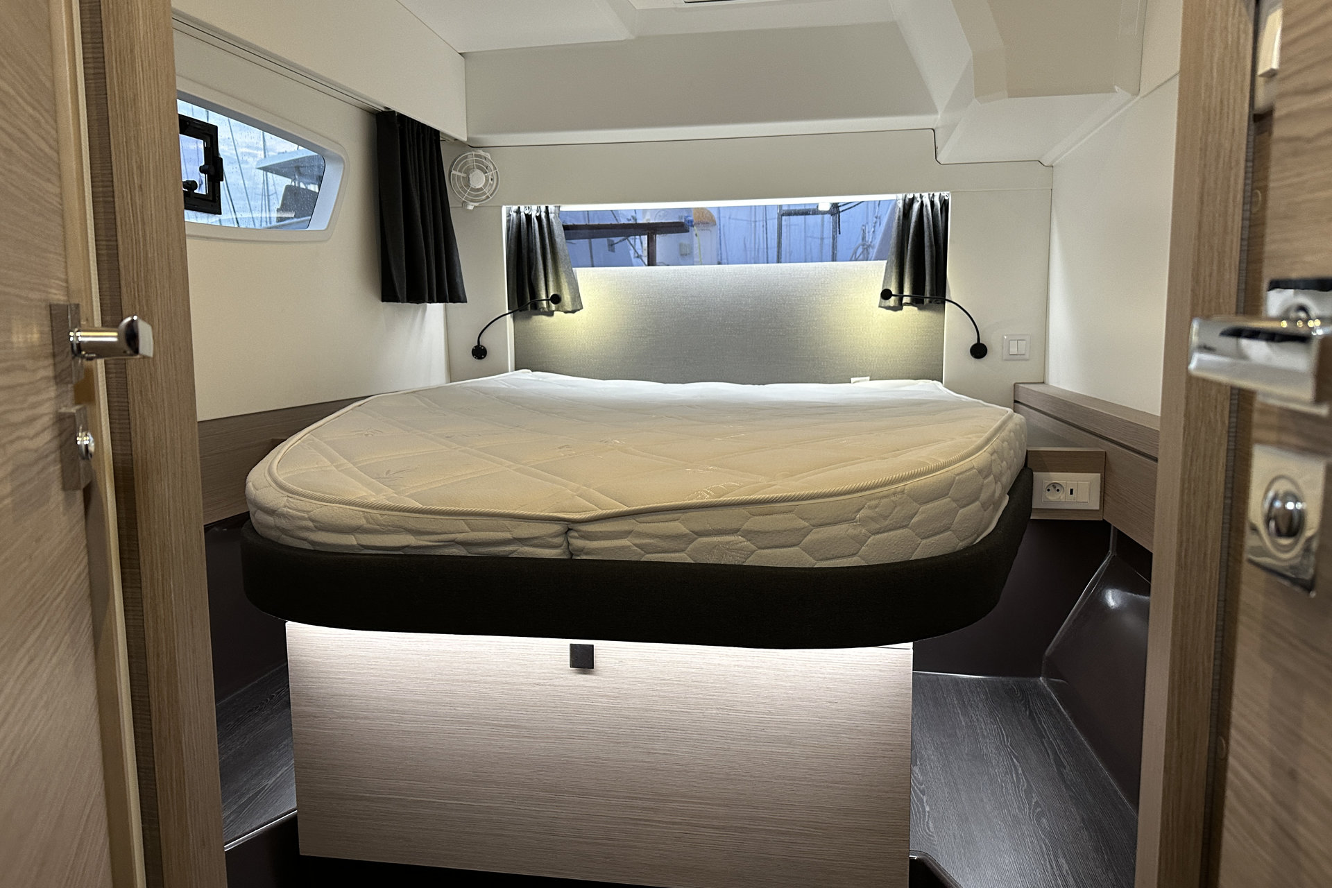 Fountaine Pajot Astrea 42 — photo 20