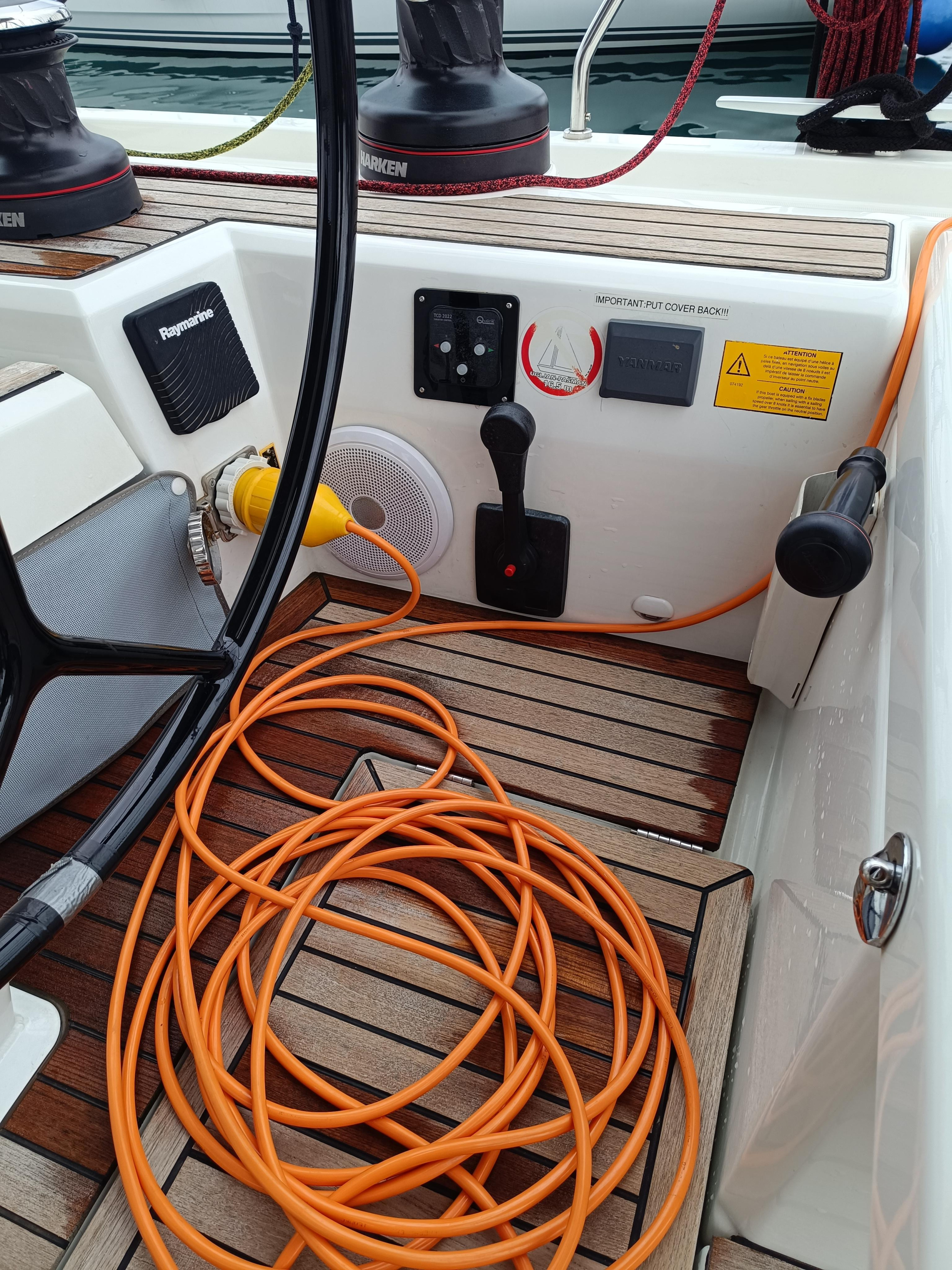Oceanis 51.1 — photo 23