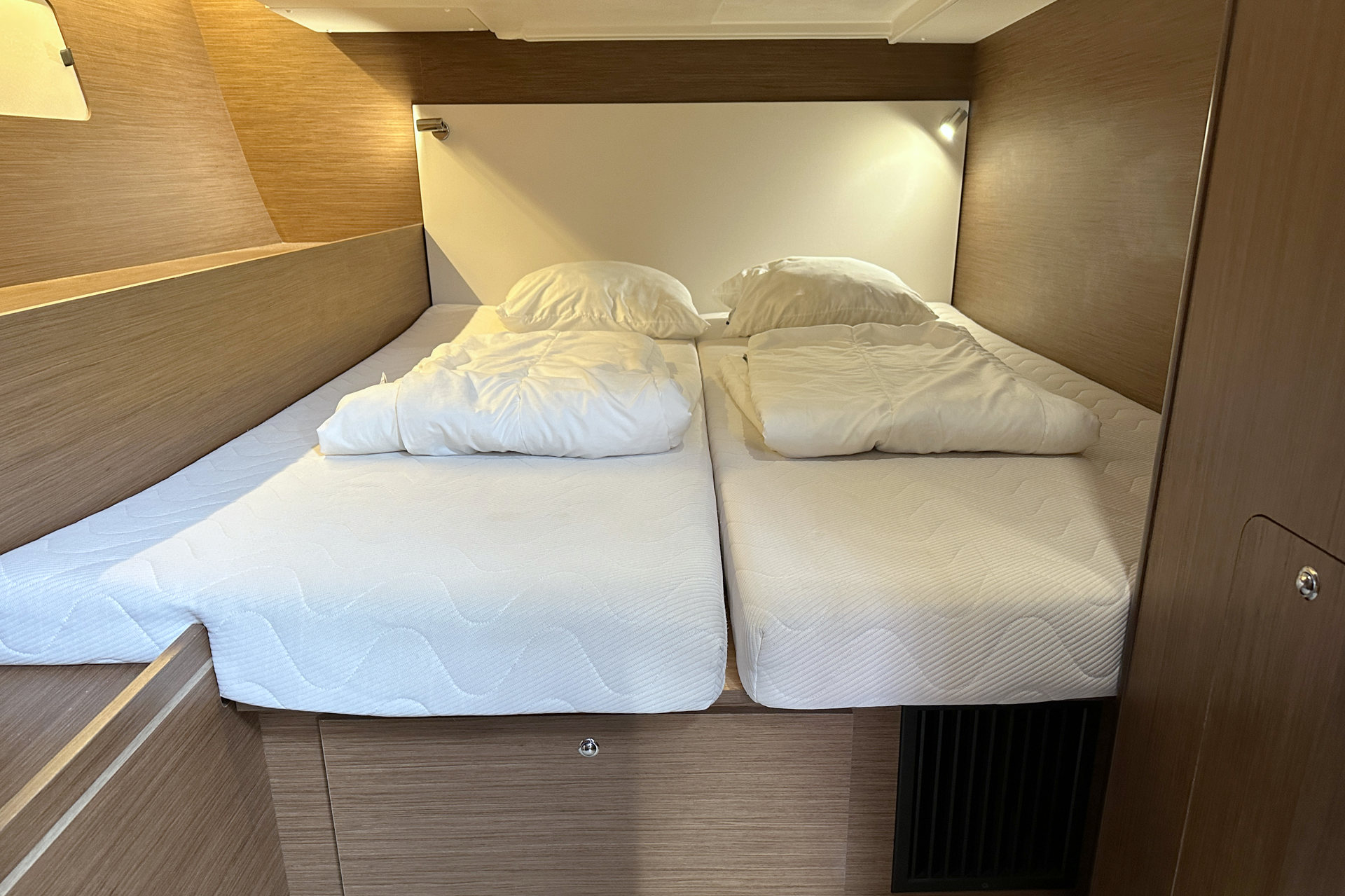 Oceanis 51.1 — photo 10