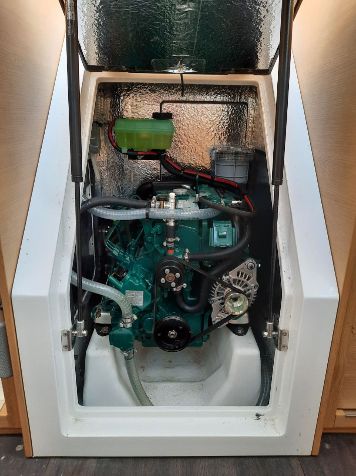 Elan E4 - 2 cab. — photo 7