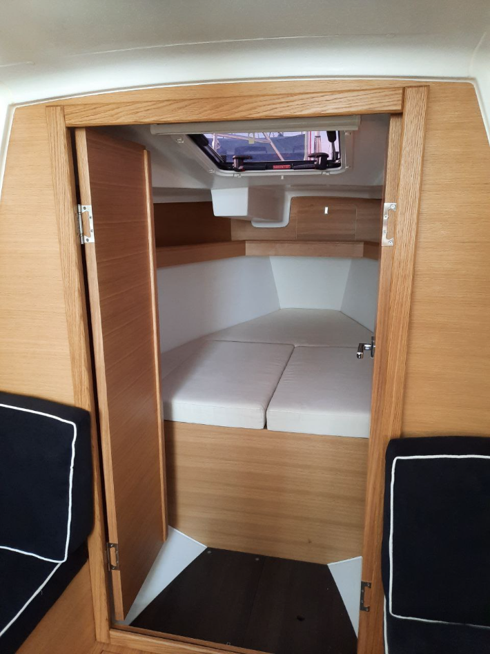 Elan E4 - 2 cab. — photo 14