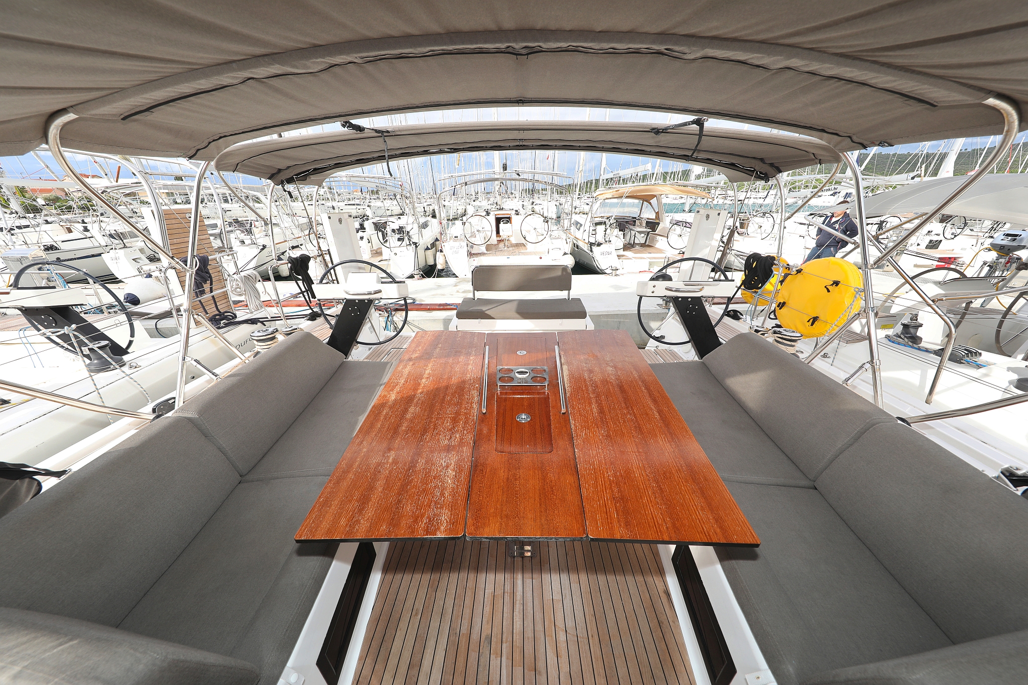 Dufour 470 - 3 cab. — photo 8