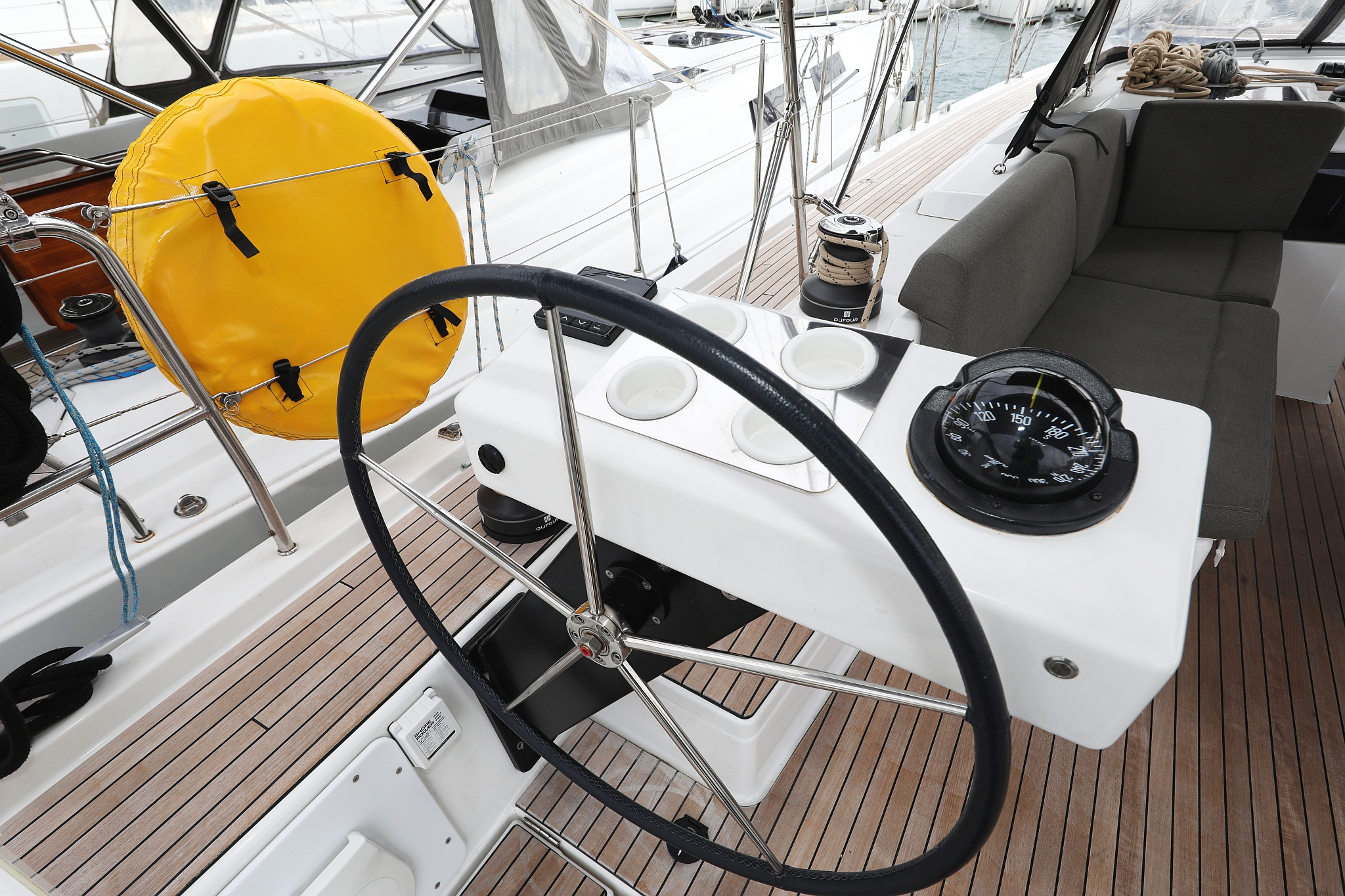 Dufour 470 - 3 cab. — photo 46