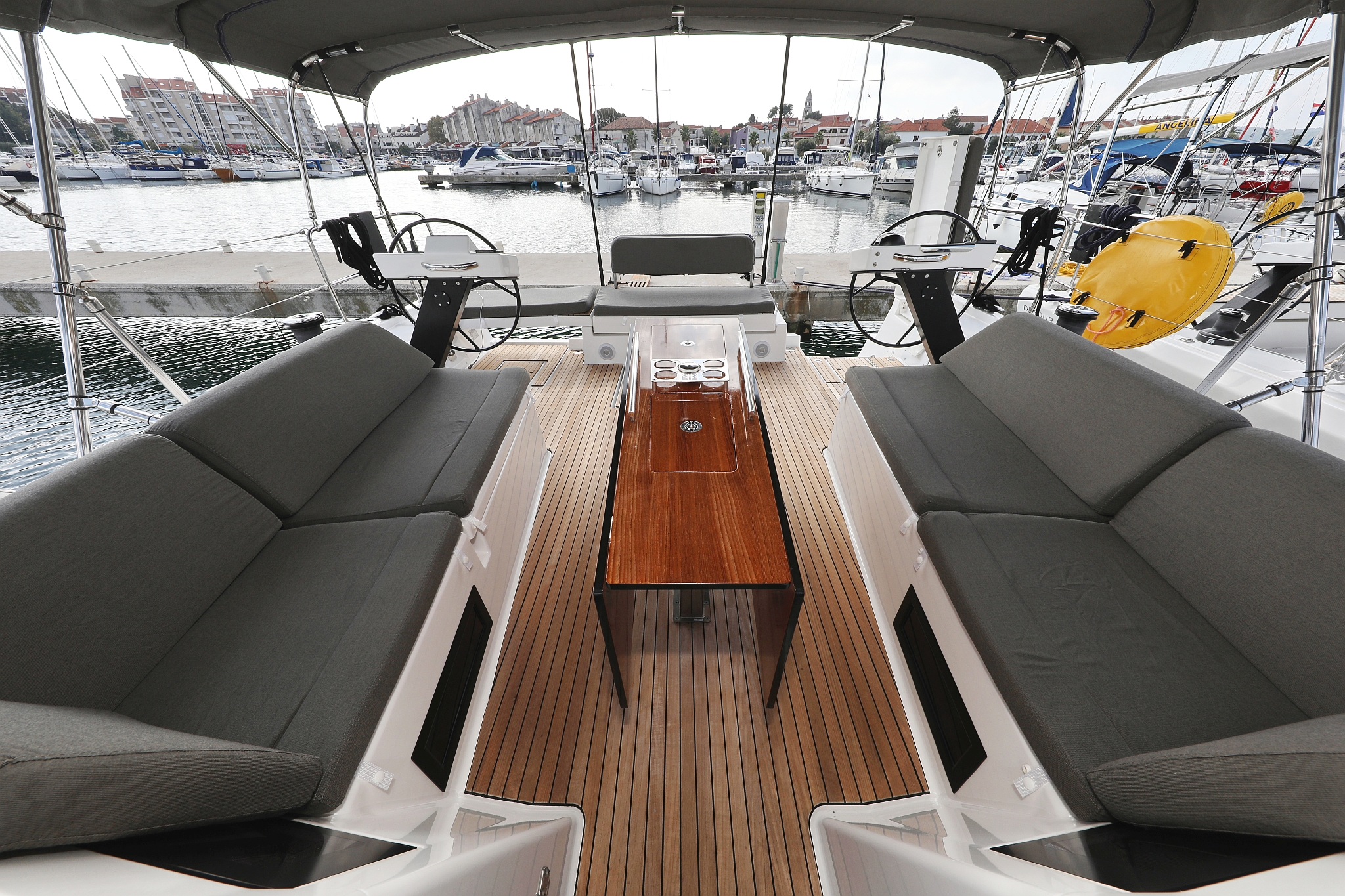 Dufour 470 - 3 cab. — photo 9