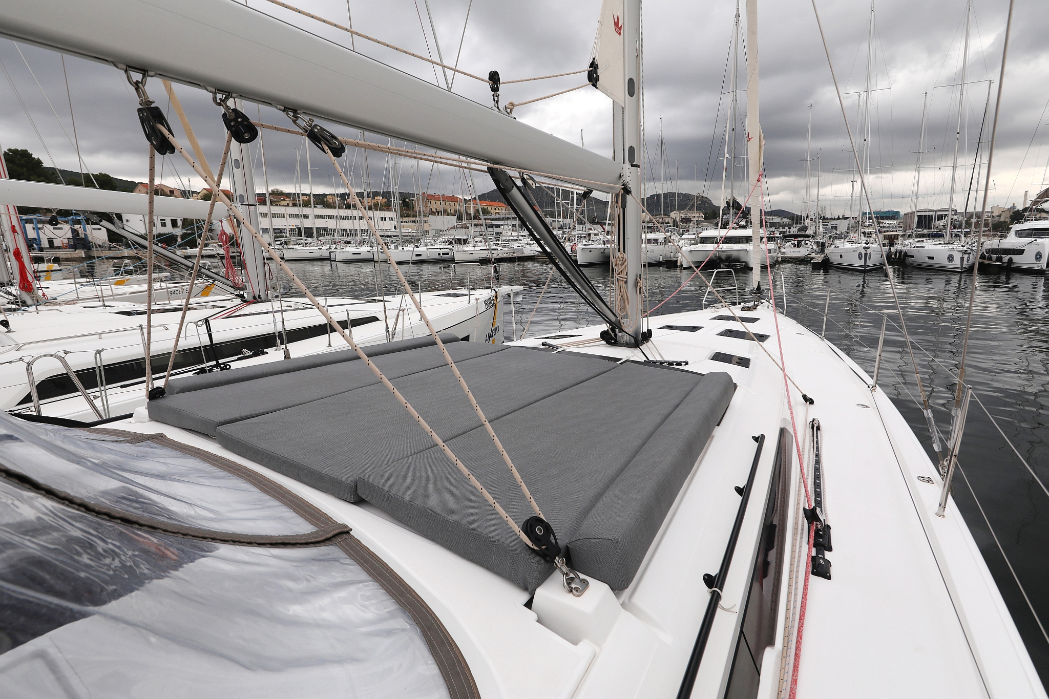 Dufour 470 - 5 cab. — photo 9