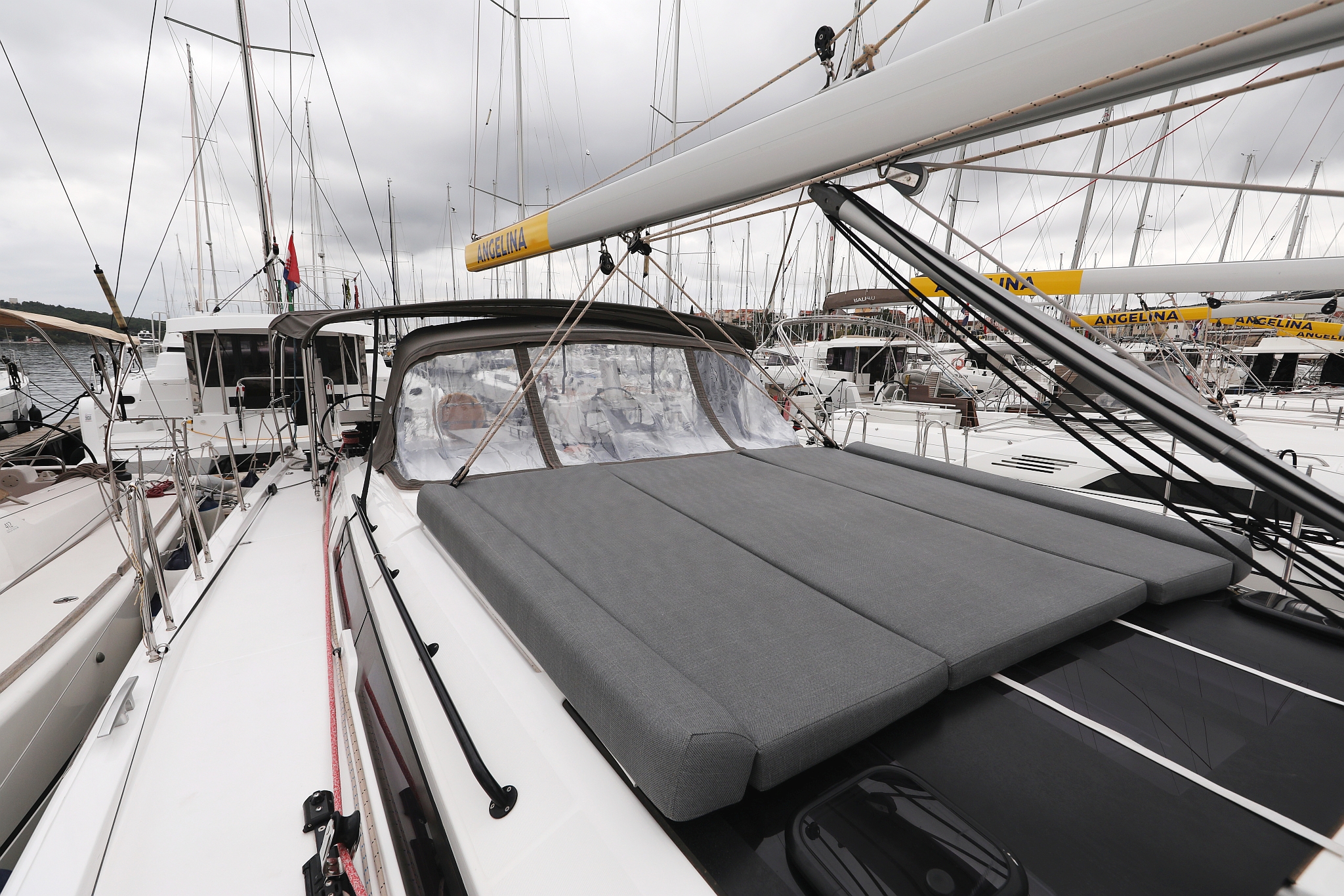 Dufour 470 - 5 cab. — photo 11