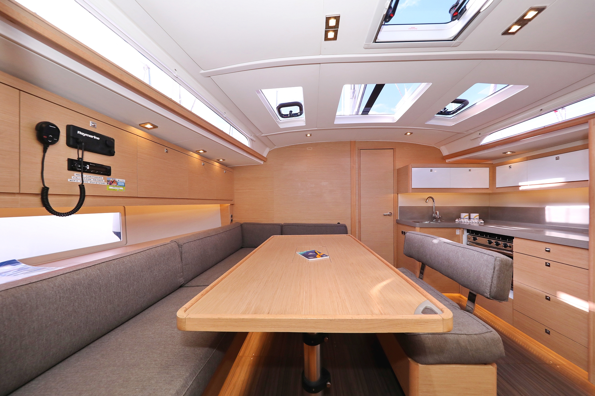 Dufour 470 - 5 cab. — photo 13