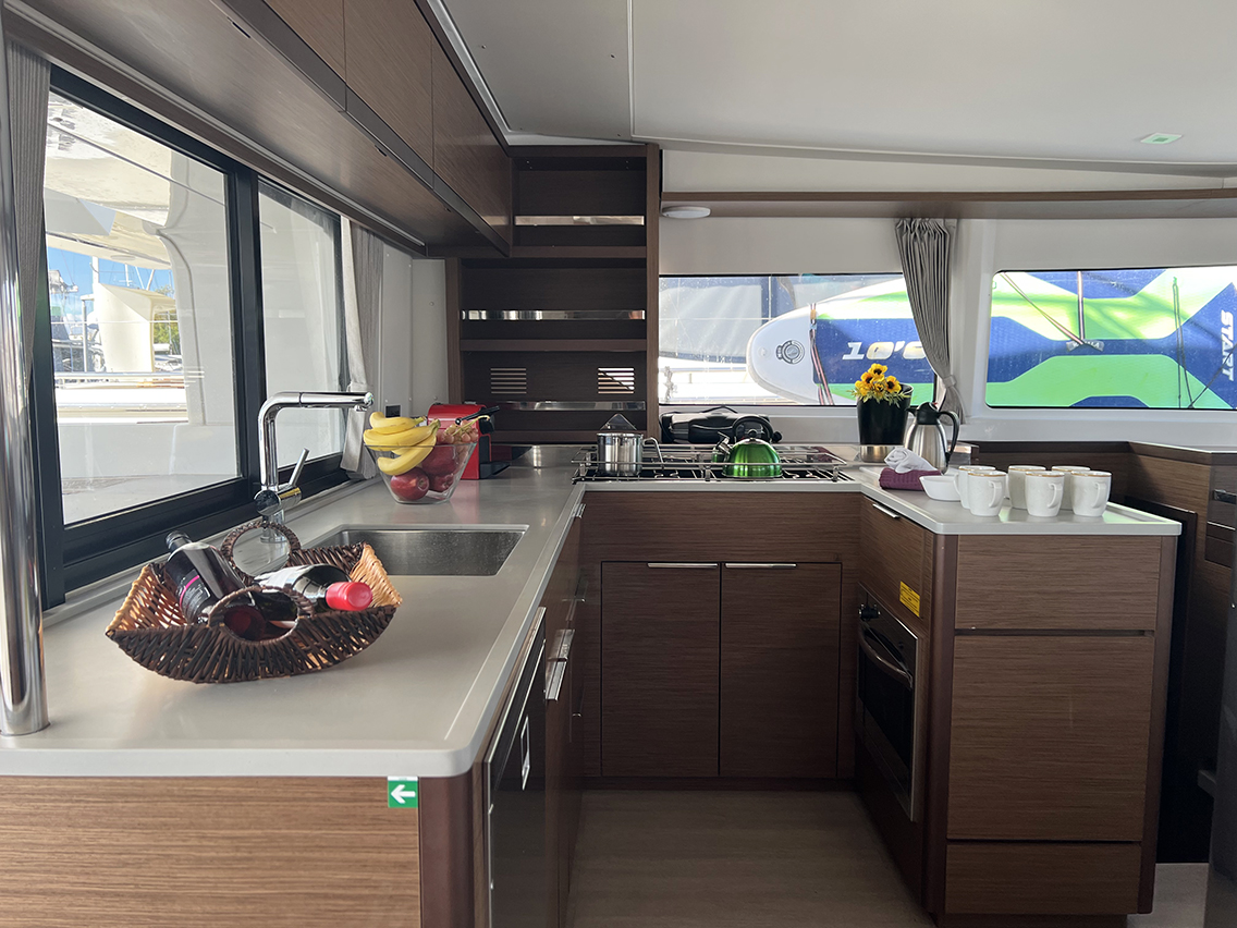Lagoon 46 - 4 + 2 cab. — photo 19