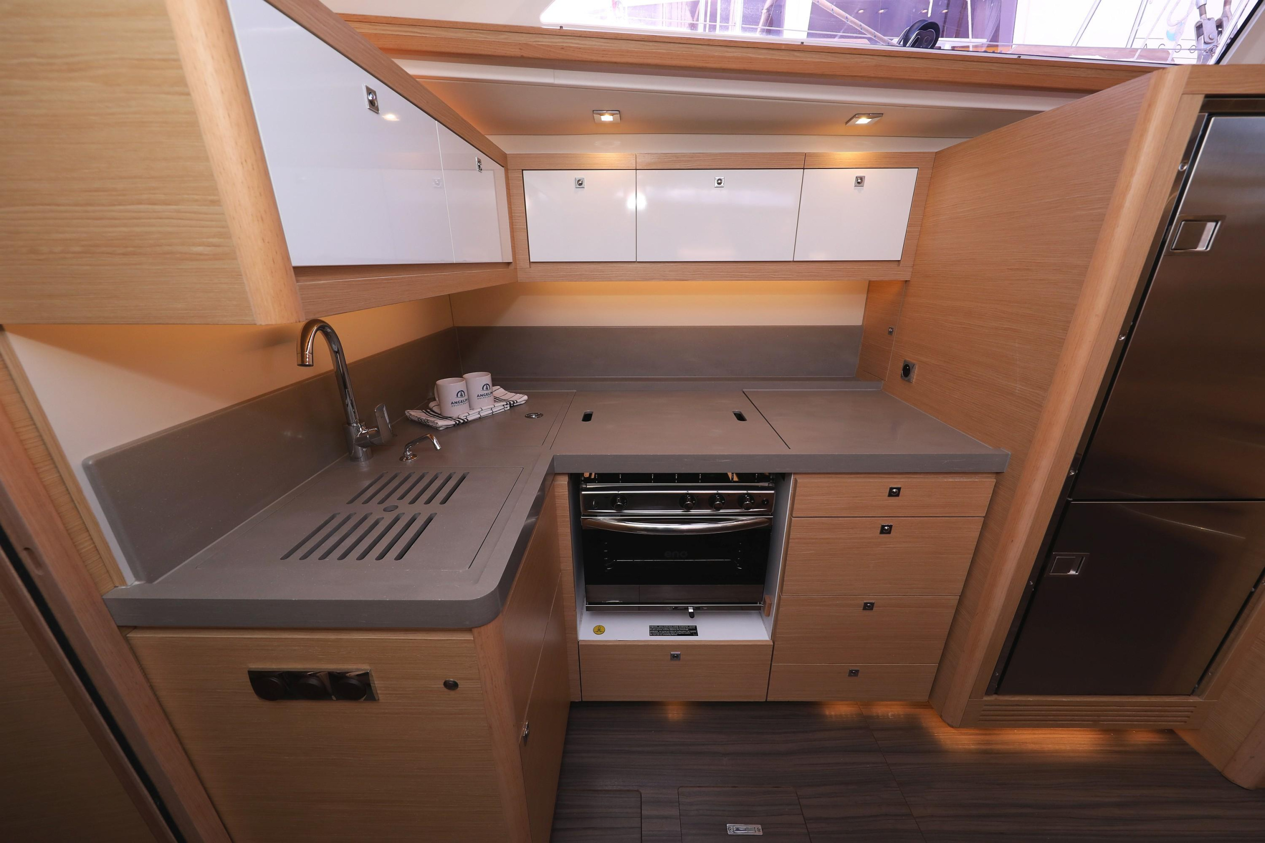 Dufour 470 - 4 cab. — photo 12