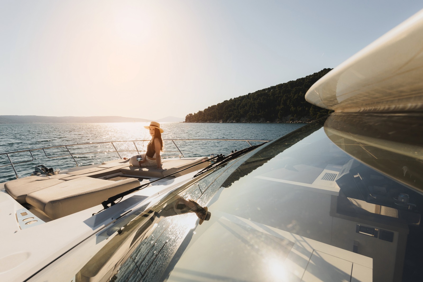 Prestige 590 Flybridge - 3 + 1 cab. — photo 5